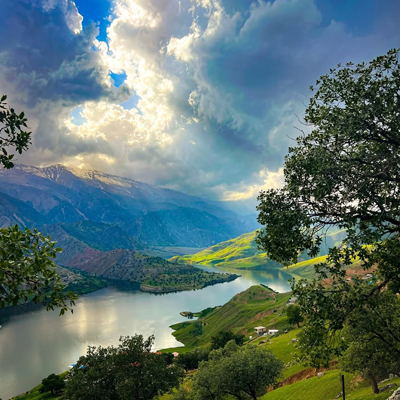 دانلود آهنگ رویش ببوسی بخندی به غم ها